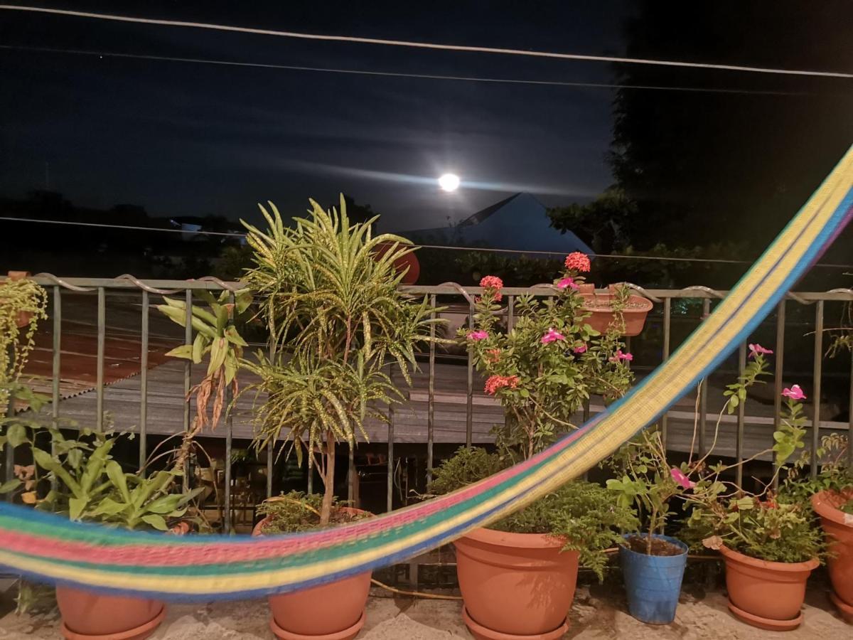La Terraza Hostel Флорес Экстерьер фото